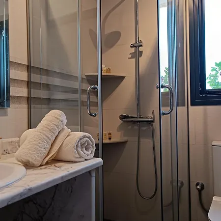 Alexander - Luxury 2 Bedroom Stone Villa