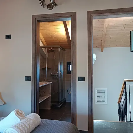 Villa Alexander - Luxury 2 Bedroom Stone *